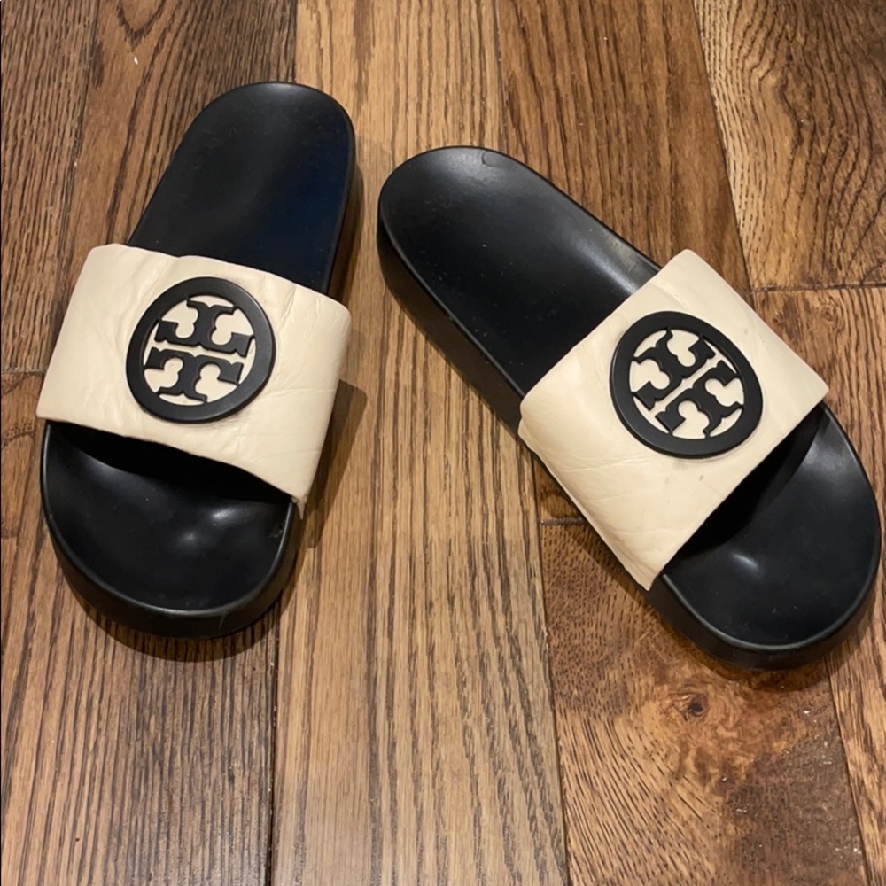 Tory Burch Sclavos and white monogram slides